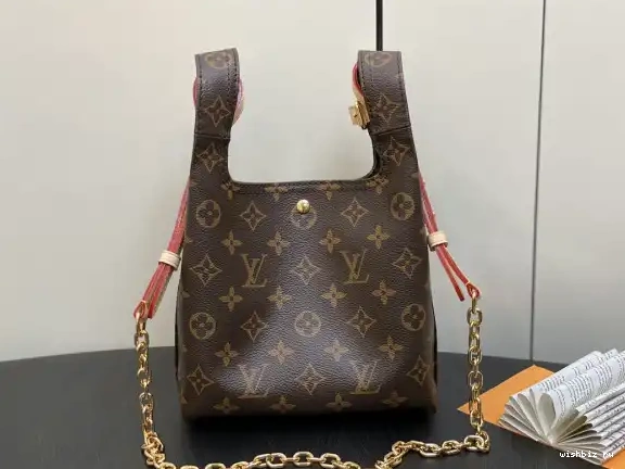 WIS LOUIS VUITTON Atlantis BB 0630